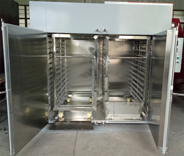 普通熱風循環(huán)烘箱